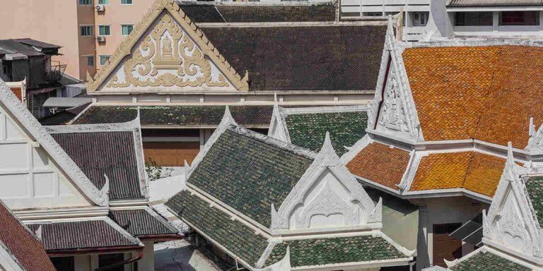 how to choose roof shingle color